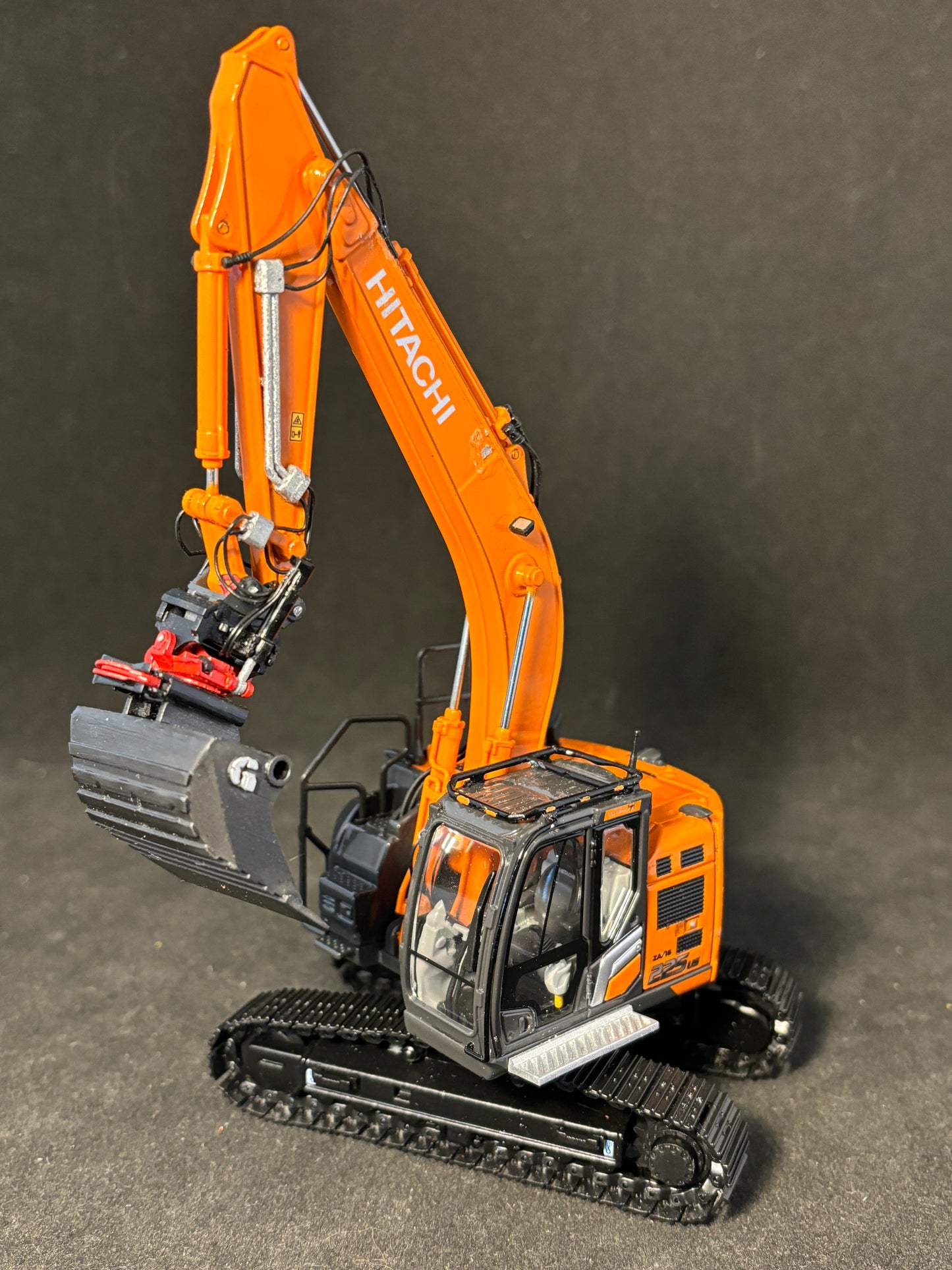 Hitachi ZX225us-7